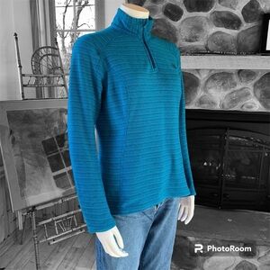 The North Face 1/4 zip fleece size medium